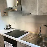 Ingrid Corso Mombello Apartamento
