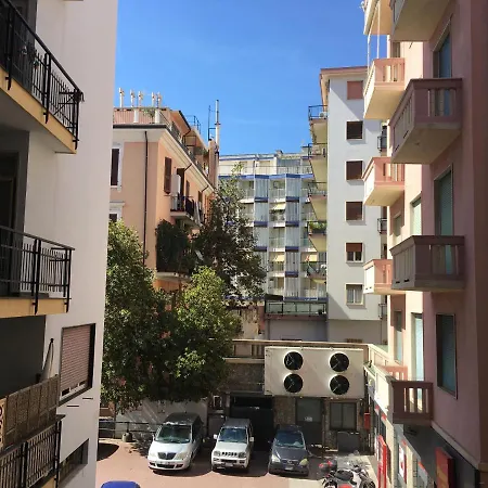 Ingrid Corso Mombello 아파트 산레모